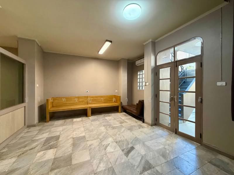 Townhouse Sukhumvit 44, Bangkok, Sukhumvit 44/2, Phra Kanong, Khlong Toei, Bangkok, 3 Bedrooms, 190 sqm, Townhouse For Rent, by ปรินทร์ญาดา ชิณโชติ, 500477706 - DDproperty.com