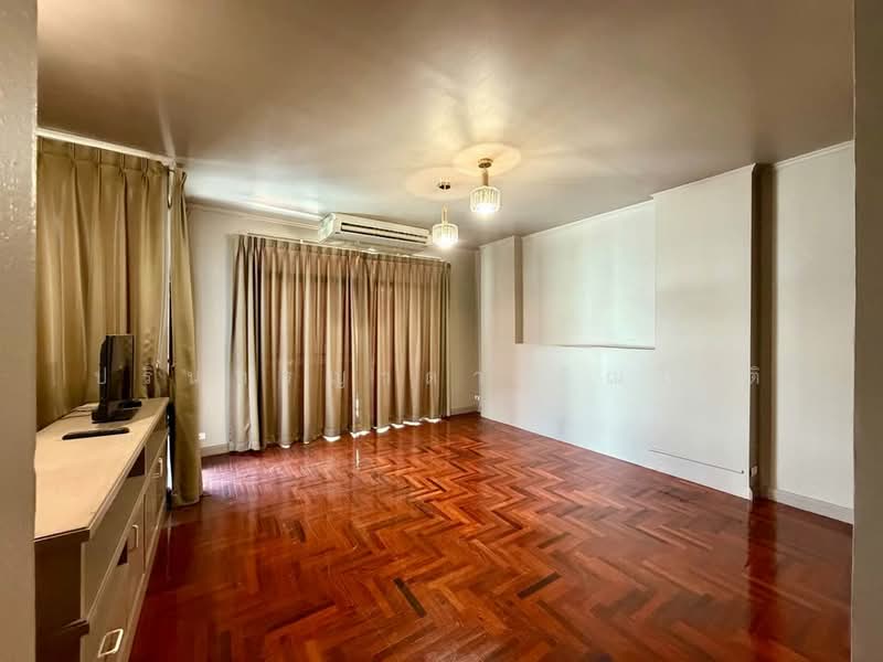 Townhouse Sukhumvit 44, Bangkok, Sukhumvit 44/2, Phra Kanong, Khlong Toei, Bangkok, 3 Bedrooms, 190 sqm, Townhouse For Rent, by ปรินทร์ญาดา ชิณโชติ, 500477706 - DDproperty.com