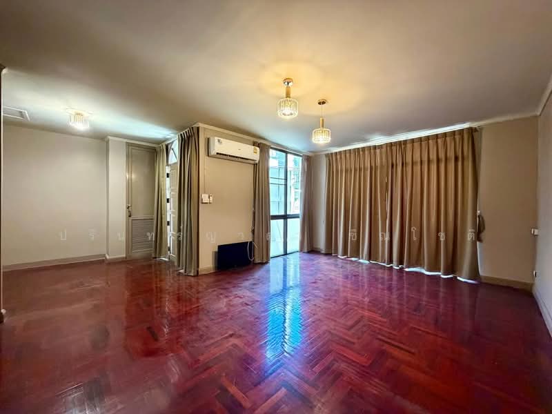 Townhouse Sukhumvit 44, Bangkok, Sukhumvit 44/2, Phra Kanong, Khlong Toei, Bangkok, 3 Bedrooms, 190 sqm, Townhouse For Rent, by ปรินทร์ญาดา ชิณโชติ, 500477706 - DDproperty.com
