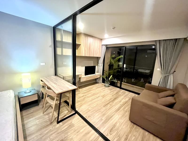 Blossom Condo @ Sathorn-Charoenrat, Bangkok, Charoen Rat Road, Thung Wat Don, Sathon, Bangkok, 1 Bedroom, 30 sqm, Condo For Rent, by Rynnrima Khankaew, 500477715 - DDproperty.com