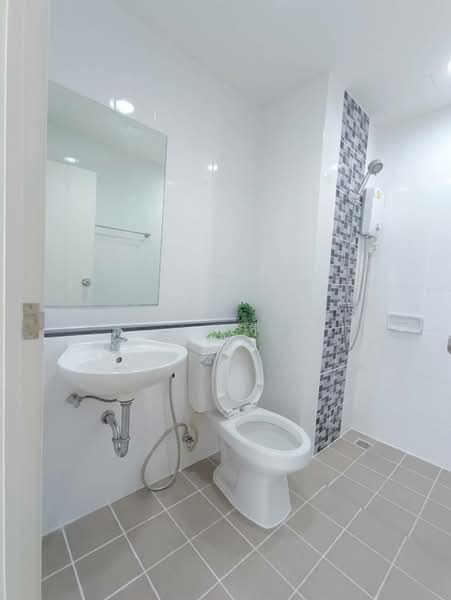 Unio Charan 3, Bangkok, 901 Soi Charan Sanitwong 3 Charan Sanitwong Road, Wat Tha Pra, Bangkok Yai, Bangkok, 1 Bedroom, 28 sqm, Condo For Sale, by คุณวี, 500477761 - DDproperty.com