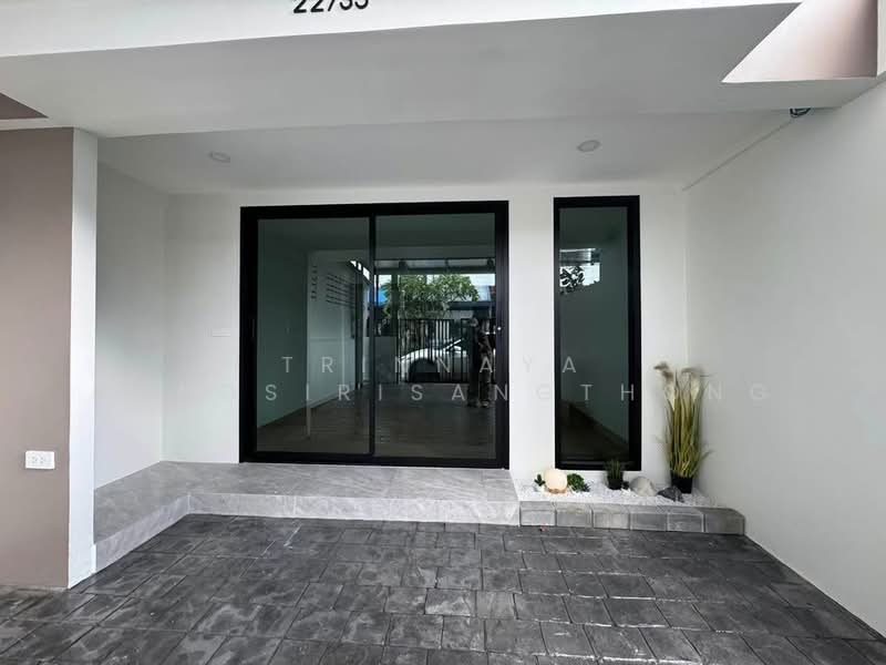 ทาวน์เฮ้าส์ 3-ห้องนอน, กรุงเทพ, ลาดพร้าว, กรุงเทพ, 204 ตร.ม., ทาวน์เฮ้าส์ ขาย, โดย Trinnaya Dungsirisangthong, 500477767 - DDproperty.com