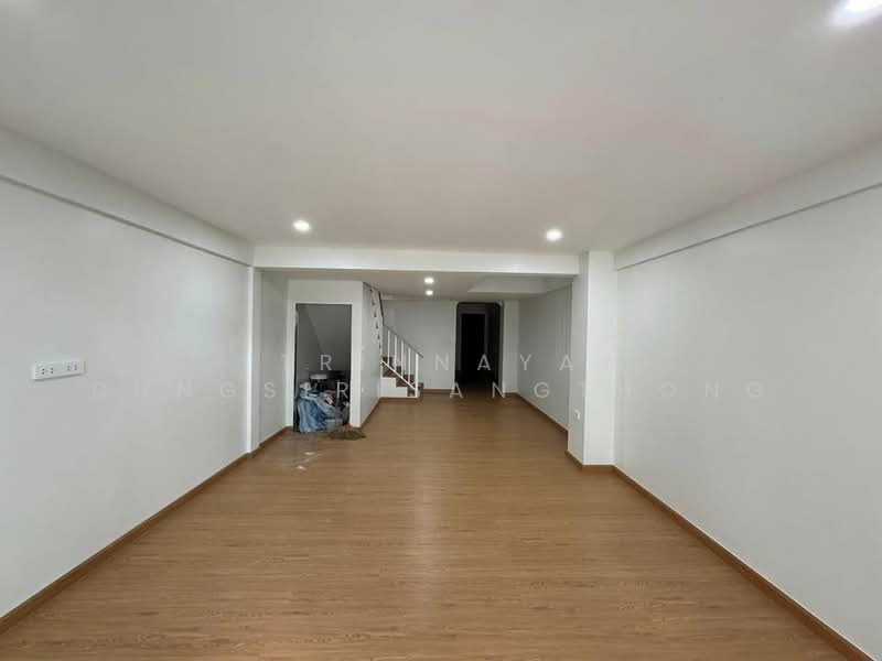 3-BR Townhouse, Bangkok, Lat Phrao, Bangkok, 3 Bedrooms, 204 sqm, Townhouse For Sale, by Trinnaya Dungsirisangthong, 500477767 - DDproperty.com