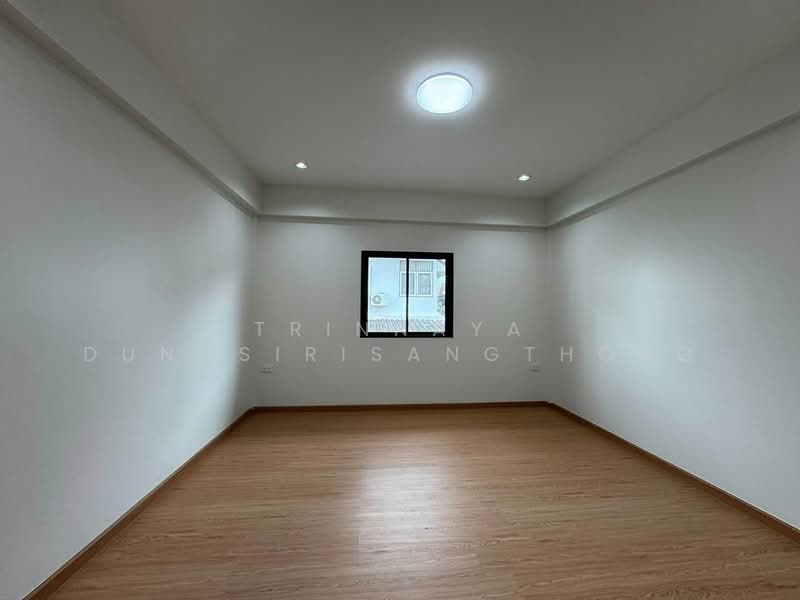 3-BR Townhouse, Bangkok, Lat Phrao, Bangkok, 3 Bedrooms, 204 sqm, Townhouse For Sale, by Trinnaya Dungsirisangthong, 500477767 - DDproperty.com