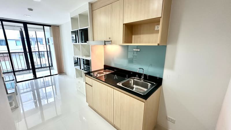 IDEO Blucove Sathorn, Bangkok, 11 Soi Saraphi 3, Krungthonburi Road, Khlong Ton Sai, Khlong San, Bangkok, 1 Bedroom, 35 sqm, Condo For Sale, by Jakree Buajatturat, 500477790 - DDproperty.com