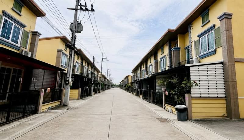 Golden Town Phahon Yothin-Lam Luk Ka : โกลเด้น ทาวน์ พหลโยธิน-ลำลูกกา, ปทุมธานี, คูคต, ลำลูกกา, ปทุมธานี, 103 ตร.ม., ทาวน์เฮ้าส์ ขาย, โดย คุณ ชุติกาญจน์ กล่ำแสง (เชอรี่), 500477800 - DDproperty.com