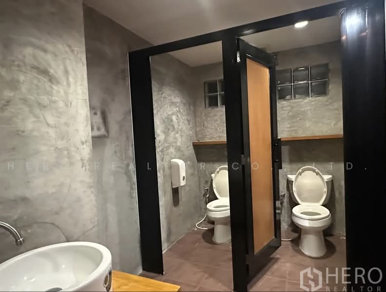 For Rent Retail Space 166 sq.m. near BTS Asok Watthana, Bangkok HRE01220, กรุงเทพ, สุขุมวิท, คลองเตยเหนือ, วัฒนา, กรุงเทพ, 166 ตร.ม., พื้นที่ขายของ ให้เช่า, โดย Hero Realtor Co., Ltd., 500477846 - DDproperty.com