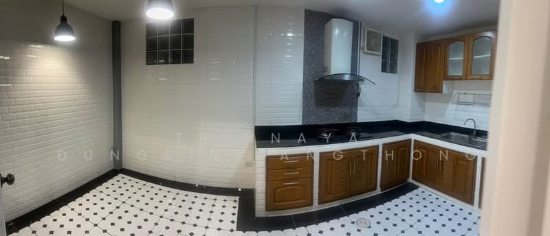ทาวน์เฮ้าส์ 3-ห้องนอน, กรุงเทพ, ดอกไม้, ประเวศ, กรุงเทพ, 150 ตร.ม., ทาวน์เฮ้าส์ ขาย, โดย Trinnaya Dungsirisangthong, 500477849 - DDproperty.com