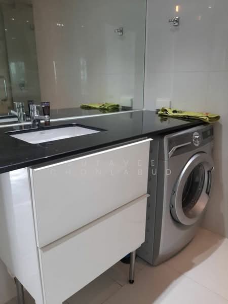 State Tower, Bangkok, 1055 Silom Road, Silom, Bang Rak, Bangkok, 2 Bedrooms, 68 sqm, Condo For Rent, by Sutavee Chonlabud, 500477863 - DDproperty.com