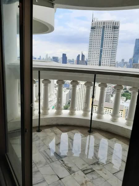 State Tower, Bangkok, 1055 Silom Road, Silom, Bang Rak, Bangkok, 2 Bedrooms, 68 sqm, Condo For Rent, by Sutavee Chonlabud, 500477863 - DDproperty.com