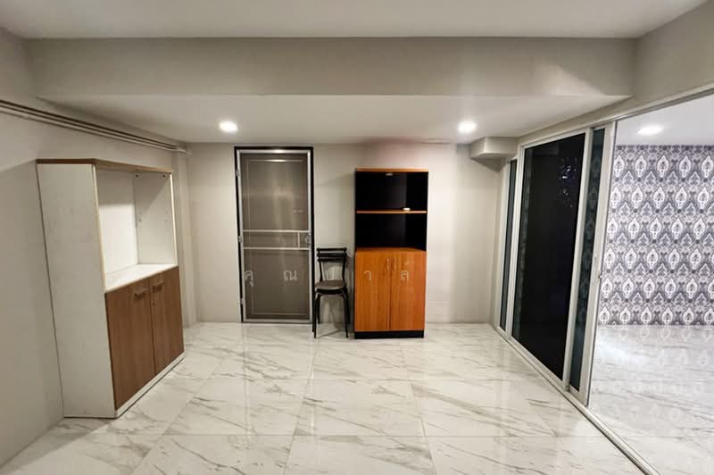 ถนนพระยาสุเรนทร์, Bangkok, Bang Chun, Khlong Sam Wa, Bangkok, , 250 sqm, Shophouse For Sale, by คุณปาล์ม, 500477900 - DDproperty.com