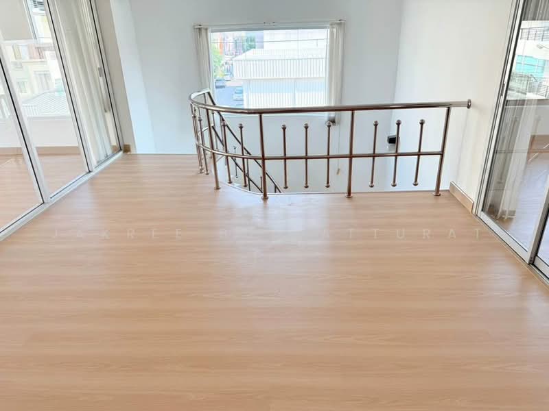 5-BR Townhouse, Bangkok, Saphan Sung, Bangkok, 5 Bedrooms, 600 sqm, Townhouse For Rent, by Jakree Buajatturat, 500477950 - DDproperty.com