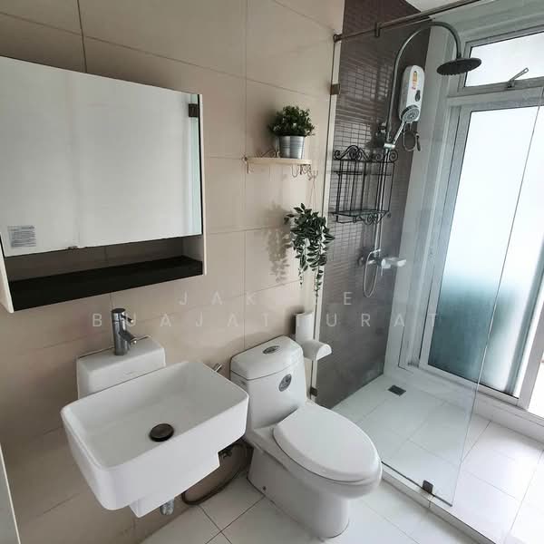 The Bloom Sukhumvit 71, Bangkok, Soi Sukhumvit 71, Phra Kanong Nua, Watthana, Bangkok, 1 Bedroom, 34 sqm, Condo For Sale, by Jakree Buajatturat, 500477966 - DDproperty.com