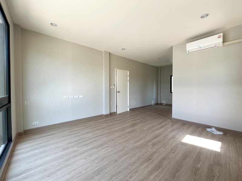 Ninya Kallapaphruek, Bangkok, 87 Kallapaphruek Road, Bang Bon, Bangkok, 4 Bedrooms, 207 sqm, Townhouse For Sale, by Haus Living Estate, 500477967 - DDproperty.com