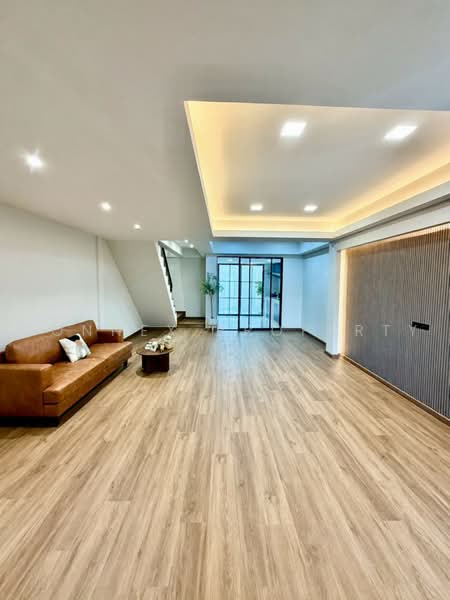 ทาวน์โฮม 2 ชั้น ลาดพร้าว 71 (สังคมสงเคราะห์ 14 ), กรุงเทพ, -, ลาดพร้าว, ลาดพร้าว, กรุงเทพ, 21 ตร.ม., ทาวน์เฮ้าส์ ขาย, โดย Connex Property, 500477989 - DDproperty.com