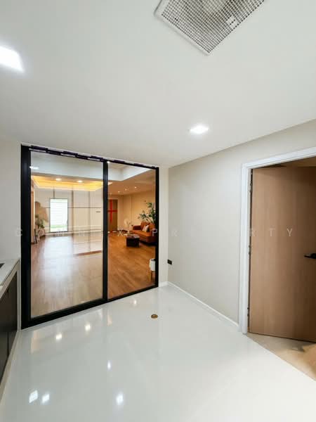 ทาวน์โฮม 2 ชั้น ลาดพร้าว 71 (สังคมสงเคราะห์ 14 ), กรุงเทพ, -, ลาดพร้าว, ลาดพร้าว, กรุงเทพ, 21 ตร.ม., ทาวน์เฮ้าส์ ขาย, โดย Connex Property, 500477989 - DDproperty.com