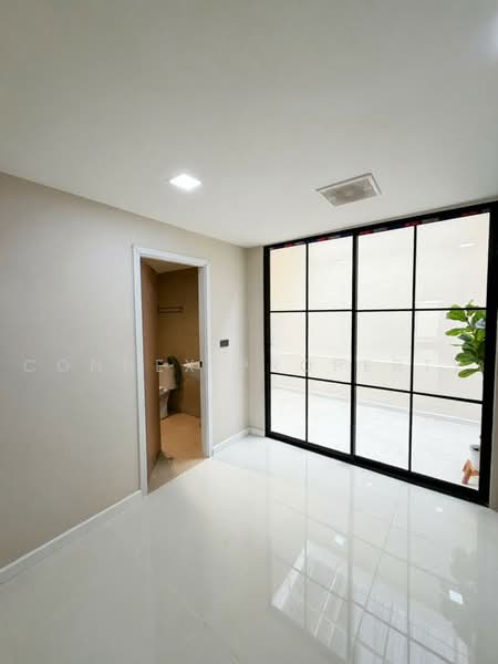ทาวน์โฮม 2 ชั้น ลาดพร้าว 71 (สังคมสงเคราะห์ 14 ), กรุงเทพ, -, ลาดพร้าว, ลาดพร้าว, กรุงเทพ, 21 ตร.ม., ทาวน์เฮ้าส์ ขาย, โดย Connex Property, 500477989 - DDproperty.com
