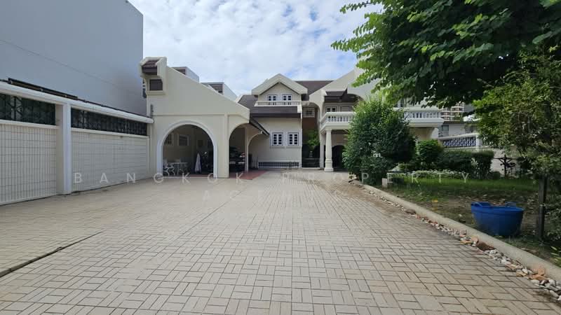 House in Sathorn, Bangkok, Thung Maha Mek, Sathon, Bangkok, 6 Bedrooms, 700 sqm, Single Detached House For Rent, by BANGKOK PROPERTY AGENTS, 500478008 - DDproperty.com