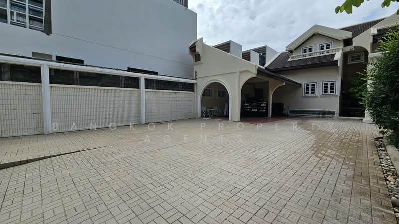 House in Sathorn, Bangkok, Thung Maha Mek, Sathon, Bangkok, 6 Bedrooms, 700 sqm, Single Detached House For Rent, by BANGKOK PROPERTY AGENTS, 500478008 - DDproperty.com