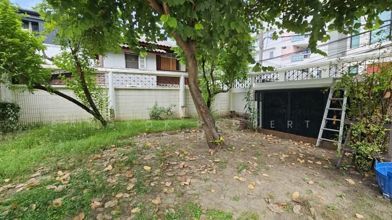 House in Sathorn, Bangkok, Thung Maha Mek, Sathon, Bangkok, 6 Bedrooms, 700 sqm, Single Detached House For Rent, by BANGKOK PROPERTY AGENTS, 500478008 - DDproperty.com