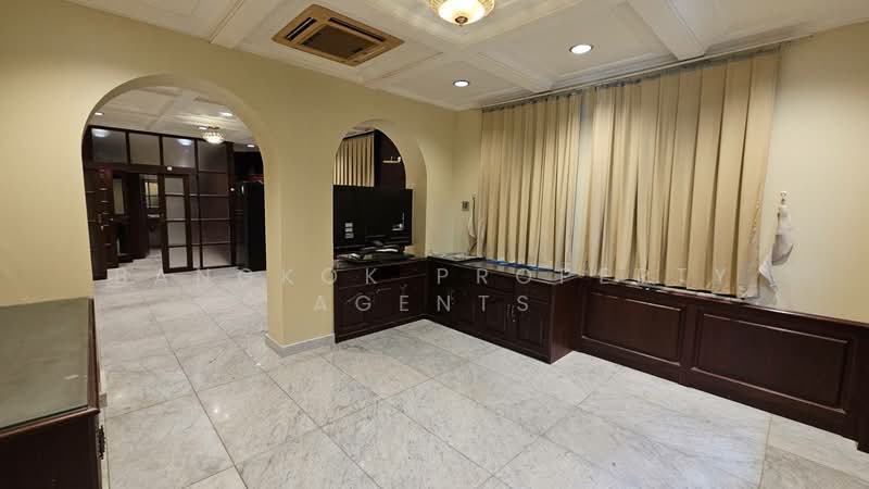 House in Sathorn, Bangkok, Thung Maha Mek, Sathon, Bangkok, 6 Bedrooms, 700 sqm, Single Detached House For Rent, by BANGKOK PROPERTY AGENTS, 500478008 - DDproperty.com