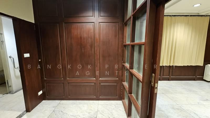 House in Sathorn, Bangkok, Thung Maha Mek, Sathon, Bangkok, 6 Bedrooms, 700 sqm, Single Detached House For Rent, by BANGKOK PROPERTY AGENTS, 500478008 - DDproperty.com