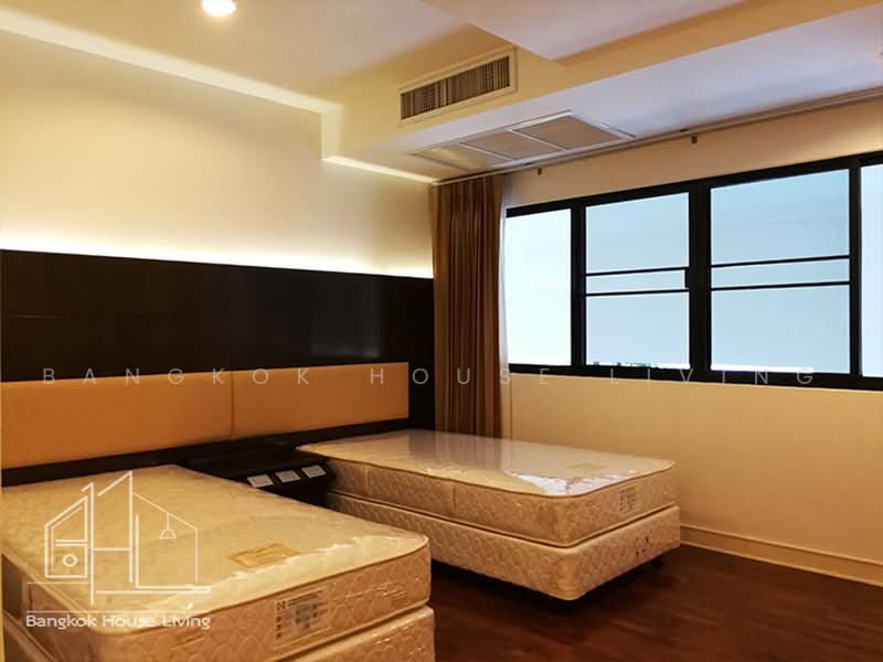 Shanti Sadan, Bangkok, 28 Sukhumvit 59, Khlong Tan Nua, Watthana, Bangkok, 2 Bedrooms, 190 sqm, Condo For Rent, by Bangkok House Living, 500478041 - DDproperty.com