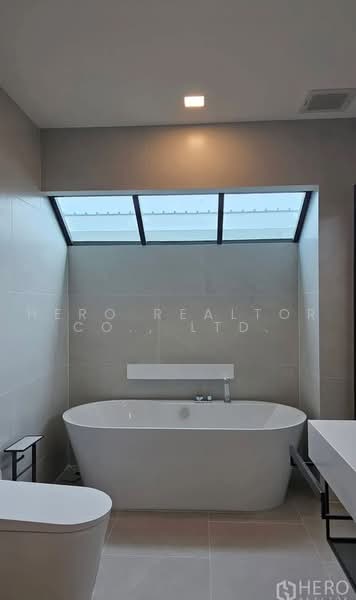 Mantana Bangna Km.15, Samut Prakan, 456 Bangna-Trad Road Km.15, Bang Chalong, Bang Plee, Samut Prakan, 4 Bedrooms, 325 sqm, Single Detached House For Rent, by Hero Realtor Co., Ltd., 500478051 - DDproperty.com