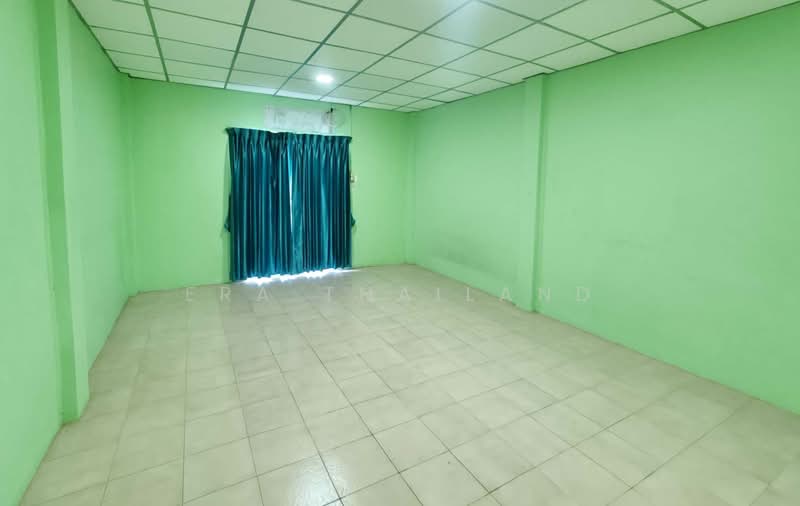 ทาวน์โฮม 2 ชั้น ทำเลในเมือง สุราษฎร์ธานี, Surat Thani, Makham Tia, Muang Surat Thani, Surat Thani, 2 Bedrooms, 73 sqm, Townhouse For Sale, by ERA Thailand, 500478052 - DDproperty.com