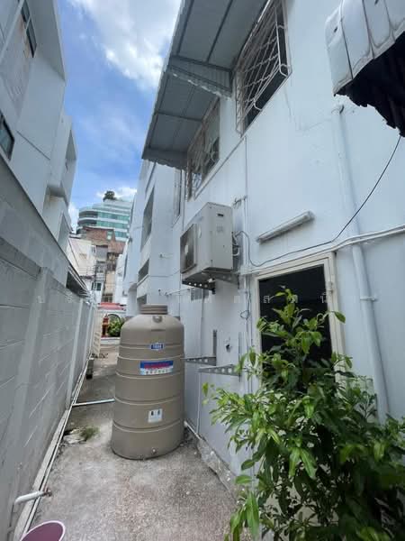 Semi-Detached house for commercial use in Soi Thonglor 3STO about 350-400 sqm, 4 rooms, Bangkok, สุขุมวิท 55, Khlong Tan Nua, Watthana, Bangkok, 4 Bedrooms, 350 sqm, Semi-Detached House (Twin House) For Rent, by ปรีชา จิตต์สมนึก, 500478072 - DDproperty.com