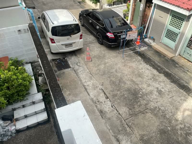 บ้านแฝด 3 ชั้นกว่า 300 ตรม. ให้เช่า ต้นซอยทองหล่อ, กรุงเทพ, สุขุมวิท 55, คลองตันเหนือ, วัฒนา, กรุงเทพ, 350 ตร.ม., บ้านแฝด ให้เช่า, โดย ปรีชา จิตต์สมนึก, 500478072 - DDproperty.com