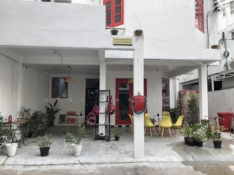 บ้านแฝด 3 ชั้นกว่า 300 ตรม. ให้เช่า ต้นซอยทองหล่อ, กรุงเทพ, สุขุมวิท 55, คลองตันเหนือ, วัฒนา, กรุงเทพ, 350 ตร.ม., บ้านแฝด ให้เช่า, โดย ปรีชา จิตต์สมนึก, 500478072 - DDproperty.com
