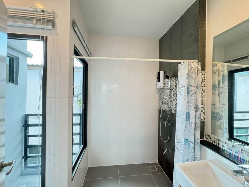 Baan Klang Muang Rama 9-Krungthep Kreetha, Bangkok, Soi Kanchanaphisek 23, Saphan Sung, Bangkok, 3 Bedrooms, 155 sqm, Single Detached House For Rent, by Thiti Boonchurn, 500478119 - DDproperty.com