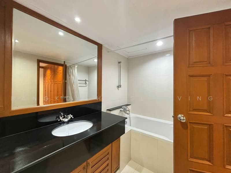 Centre Point Residence Phromphong, Bangkok, Soi Sukhumvit 39, Khlong Tan Nua, Watthana, Bangkok, 4 Bedrooms, 325 sqm, Condo For Rent, by Bangkok House Living, 500478128 - DDproperty.com
