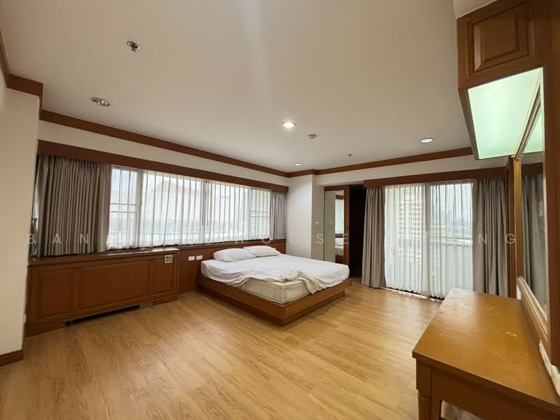Centre Point Residence Phromphong, Bangkok, Soi Sukhumvit 39, Khlong Tan Nua, Watthana, Bangkok, 4 Bedrooms, 325 sqm, Condo For Rent, by Bangkok House Living, 500478128 - DDproperty.com