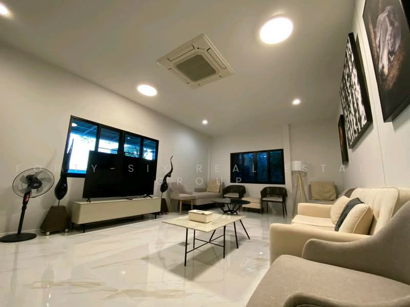 The City Pattanakarn, Bangkok, On Nut Road, Prawet, Bangkok, 8 Bedrooms, 400 sqm, Single Detached House For Rent, by Forty-Six Real Estate Group, 500478160 - DDproperty.com