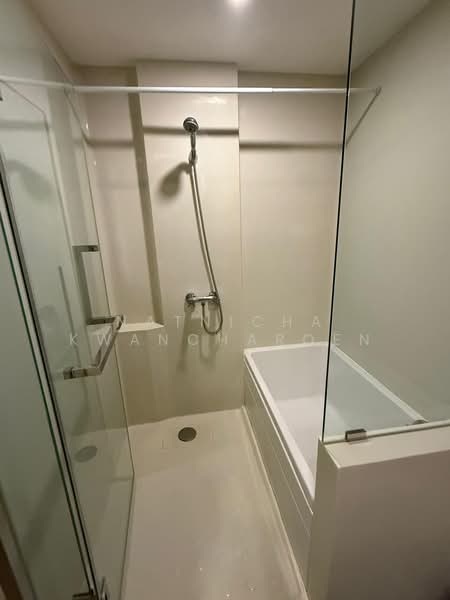 Blossom Condo @ Sathorn-Charoenrat, Bangkok, Charoen Rat Road, Thung Wat Don, Sathon, Bangkok, 2 Bedrooms, 63 sqm, Condo For Rent, by Natnicha Kwancharoen, 500478181 - DDproperty.com