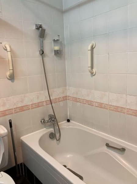 Sathorn Gardens, Bangkok, 39 South Sathorn Road, Thung Maha Mek, Sathon, Bangkok, 1 Bedroom, 40 sqm, Condo For Rent, by Khemasooch Chiraburanan, 500478191 - DDproperty.com