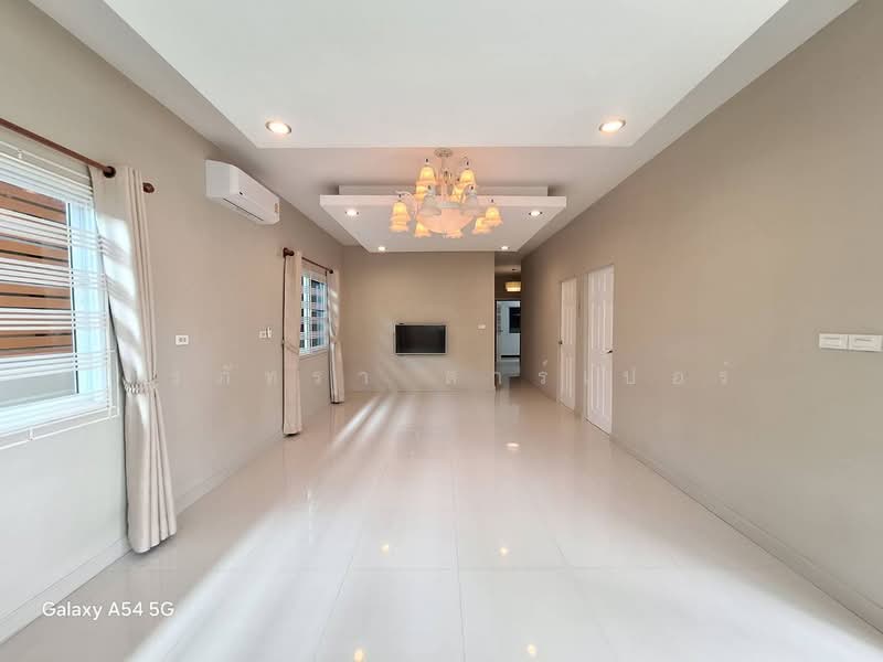 3-BRM Home in Udon Thani: Prime Location & Renovated Comfort, Udon Thani, Mak Khaeng, Muang Udon Thani, Udon Thani, 3 Bedrooms, 136 sqm, Single Detached House For Sale, by วีรภัทรา ดาร์เปอร์, 500478205 - DDproperty.com