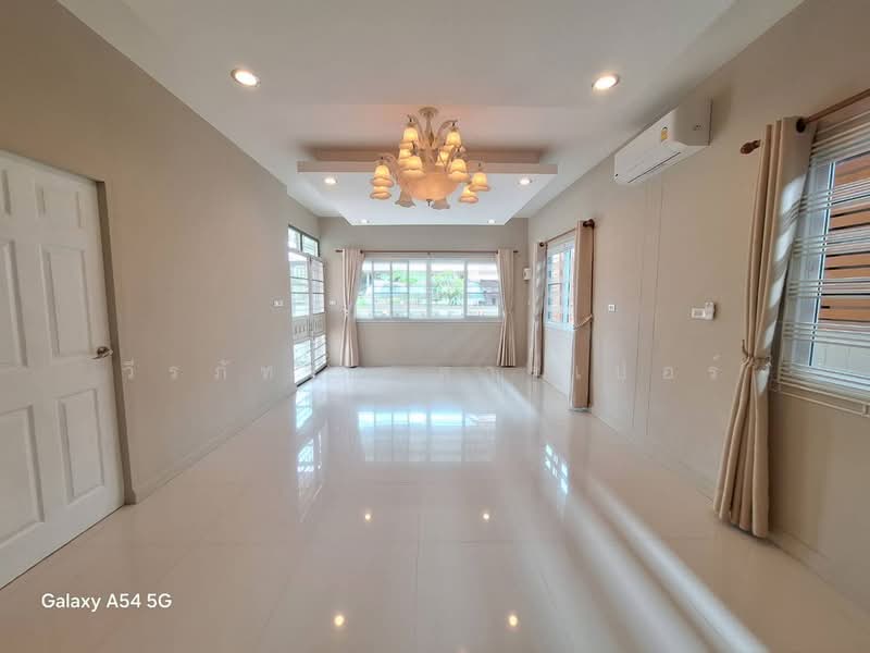 3-BRM Home in Udon Thani: Prime Location & Renovated Comfort, Udon Thani, Mak Khaeng, Muang Udon Thani, Udon Thani, 3 Bedrooms, 136 sqm, Single Detached House For Sale, by วีรภัทรา ดาร์เปอร์, 500478205 - DDproperty.com