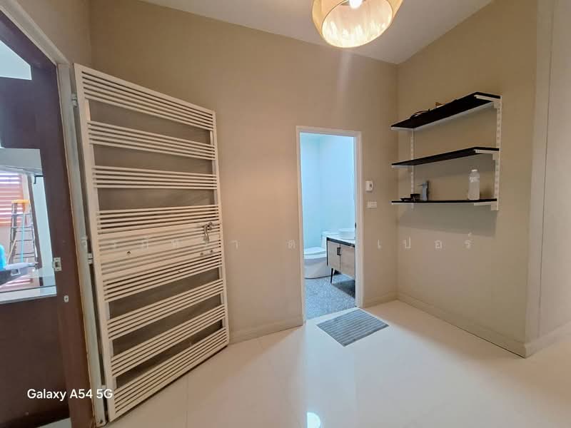 3-BRM Home in Udon Thani: Prime Location & Renovated Comfort, Udon Thani, Mak Khaeng, Muang Udon Thani, Udon Thani, 3 Bedrooms, 136 sqm, Single Detached House For Sale, by วีรภัทรา ดาร์เปอร์, 500478205 - DDproperty.com