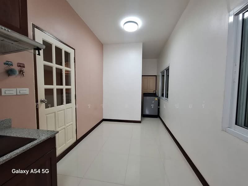 3-BRM Home in Udon Thani: Prime Location & Renovated Comfort, Udon Thani, Mak Khaeng, Muang Udon Thani, Udon Thani, 3 Bedrooms, 136 sqm, Single Detached House For Sale, by วีรภัทรา ดาร์เปอร์, 500478205 - DDproperty.com