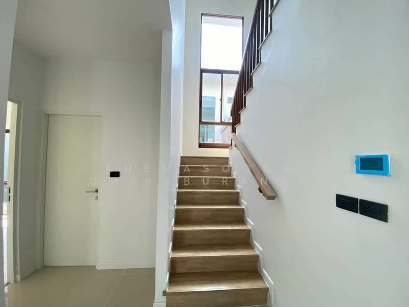 Burasiri Krungthep Kreetha, Bangkok, 95 Soi Pracha Ruam Chai, Hua Mak, Bang Kapi, Bangkok, 4 Bedrooms, 196 sqm, Single Detached House For Rent, by Khemasooch Chiraburanan, 500478207 - DDproperty.com