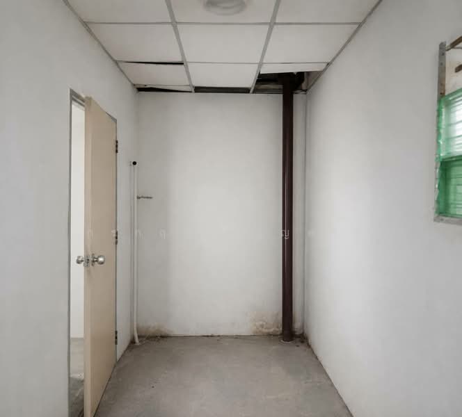 Supalak Lamlukka – Klong 7 : ศุภลักษณ์ ลำลูกกา คลอง 7, Pathum Thani, ถนนเลียบคลอง 7, Lam Luk Ka, Pathum Thani, 2 Bedrooms, 100 sqm, Townhouse For Sale, by กรกฤตย์ บุญสระ, 500478258 - DDproperty.com