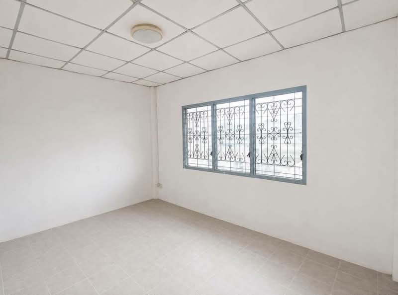 Supalak Lamlukka – Klong 7 : ศุภลักษณ์ ลำลูกกา คลอง 7, Pathum Thani, ถนนเลียบคลอง 7, Lam Luk Ka, Pathum Thani, 2 Bedrooms, 100 sqm, Townhouse For Sale, by กรกฤตย์ บุญสระ, 500478258 - DDproperty.com