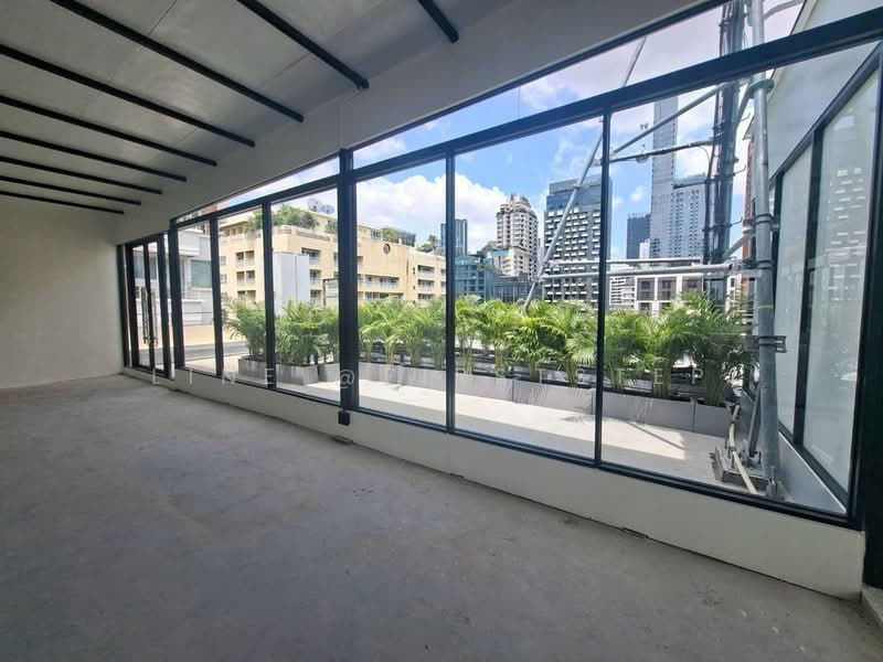 Commercial Space Rooftop Floor Sukhumvit 33 Near BTS Phrom Phong and EmQuartier (Only 850 meters), Bangkok, Khlong Tan Nua, Watthana, Bangkok, , 300 sqm, Retail Space For Rent, by LINE @firststep, 500478285 - DDproperty.com