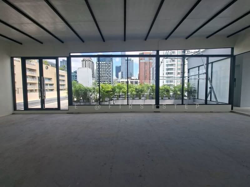 Commercial Space Rooftop Floor Sukhumvit 33 Near BTS Phrom Phong and EmQuartier (Only 850 meters), Bangkok, Khlong Tan Nua, Watthana, Bangkok, , 300 sqm, Retail Space For Rent, by LINE @firststep, 500478285 - DDproperty.com