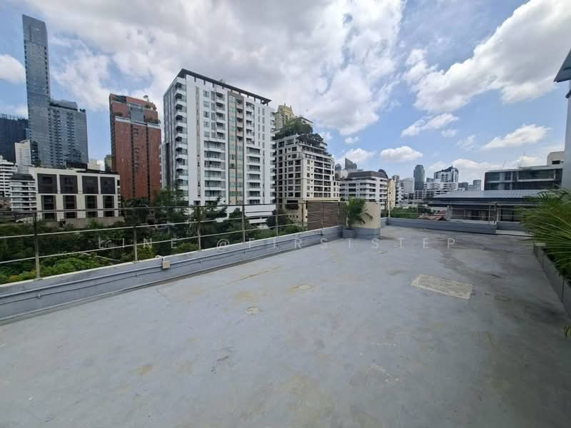 Commercial Space Rooftop Floor Sukhumvit 33 Near BTS Phrom Phong and EmQuartier (Only 850 meters), Bangkok, Khlong Tan Nua, Watthana, Bangkok, , 300 sqm, Retail Space For Rent, by LINE @firststep, 500478285 - DDproperty.com