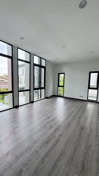 Baan Klang Muang Classe Sukhumvit 77 : บ้านกลางเมือง คลาสเซ่ สุขุมวิท 77, กรุงเทพ, ซอยอ่อนนุช 21, สวนหลวง, สวนหลวง, กรุงเทพ, 241 ตร.ม., บ้านเดี่ยว ขาย, โดย มาสสิณี ธนธัญนพรัตน์, 500478311 - DDproperty.com