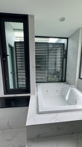 Baan Klang Muang Classe Sukhumvit 77, Bangkok, Soi On Nut 21, Suan Luang, Bangkok, 4 Bedrooms, 241 sqm, Single Detached House For Sale, by มาสสิณี ธนธัญนพรัตน์, 500478311 - DDproperty.com